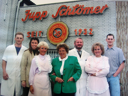 Von links: Thomas Haß, Martina Schneider, Hildegard Schockhoven, Therese Schlömer, Heinz Schlömer, Karin Schlömer, Josef Schlömer (1992)